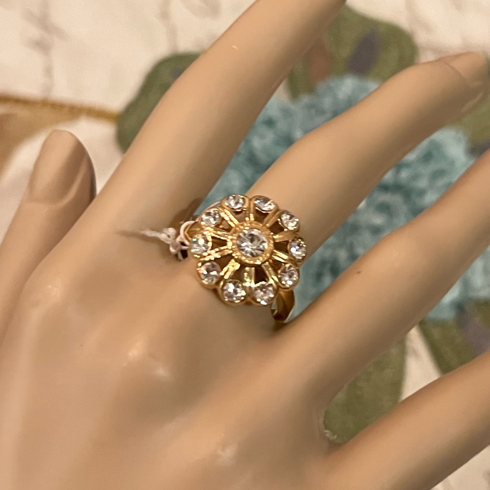 NET COACH CRYSTAL FLOWER RING GOLD w clear crystals SIZE 8